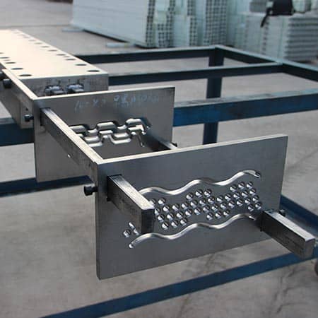 玻璃钢踢脚板拉挤模具